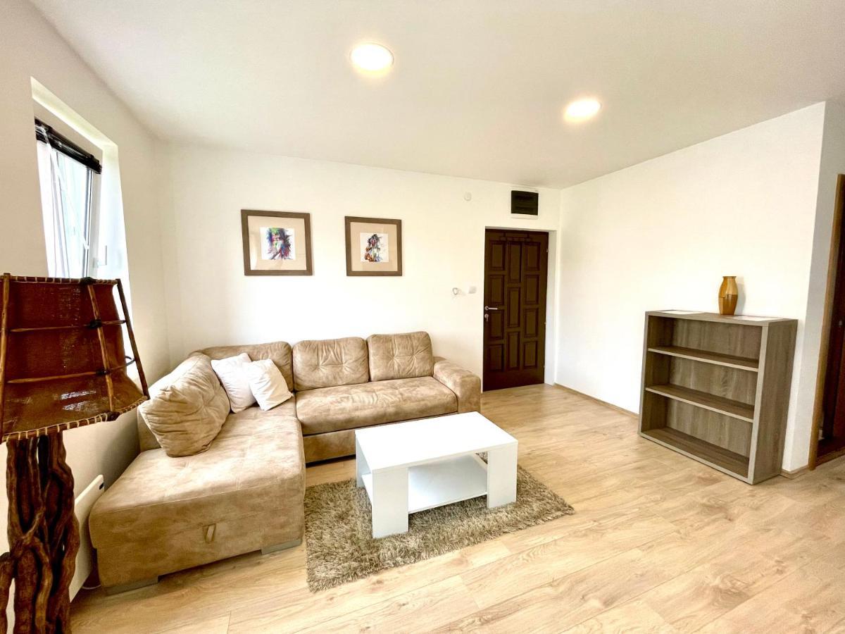 Cozy Apartments In Belgrade, Cukarica, Zeleznik, Free Parking And Wifi Exterior foto